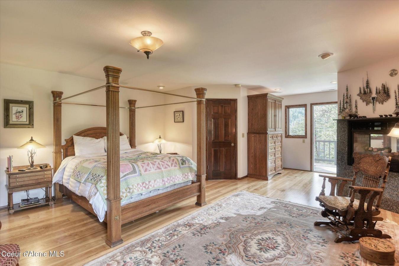 Coeur d'Alene, Idaho, 83814, United States, 4 Bedrooms Bedrooms, ,5 BathroomsBathrooms,Residential,For Sale,1797243