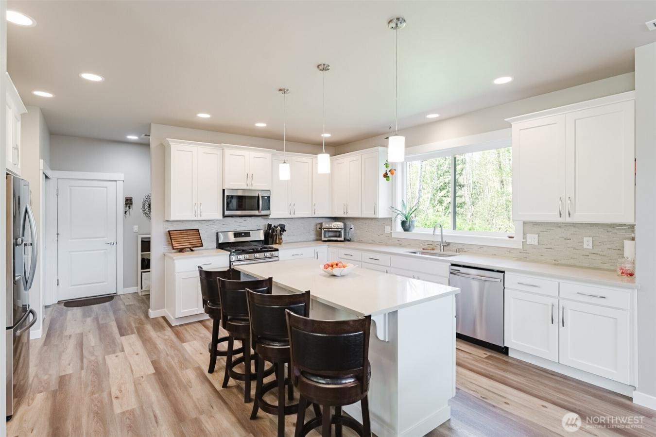 Snohomish, Washington, 98290, United States, 4 Bedrooms Bedrooms, ,2 BathroomsBathrooms,Residential,For Sale,1797238