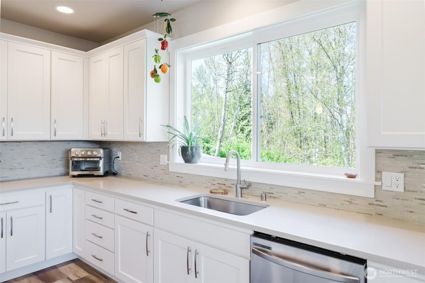 Snohomish, Washington, 98290, United States, 4 Bedrooms Bedrooms, ,2 BathroomsBathrooms,Residential,For Sale,1797238