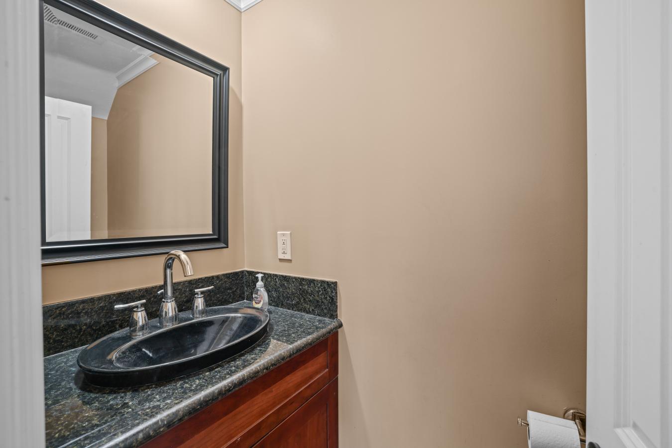 Santa Monica, California, 90403, United States, 11 Bedrooms Bedrooms, ,11 BathroomsBathrooms,Residential,For Sale,1797235