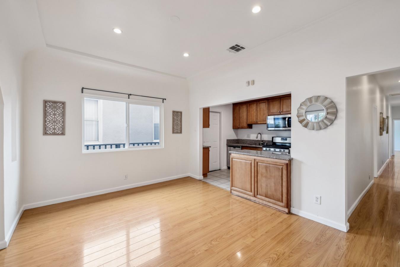 Los Angeles, California, 90063, United States, 6 Bedrooms Bedrooms, ,2 BathroomsBathrooms,Residential,For Sale,1797231