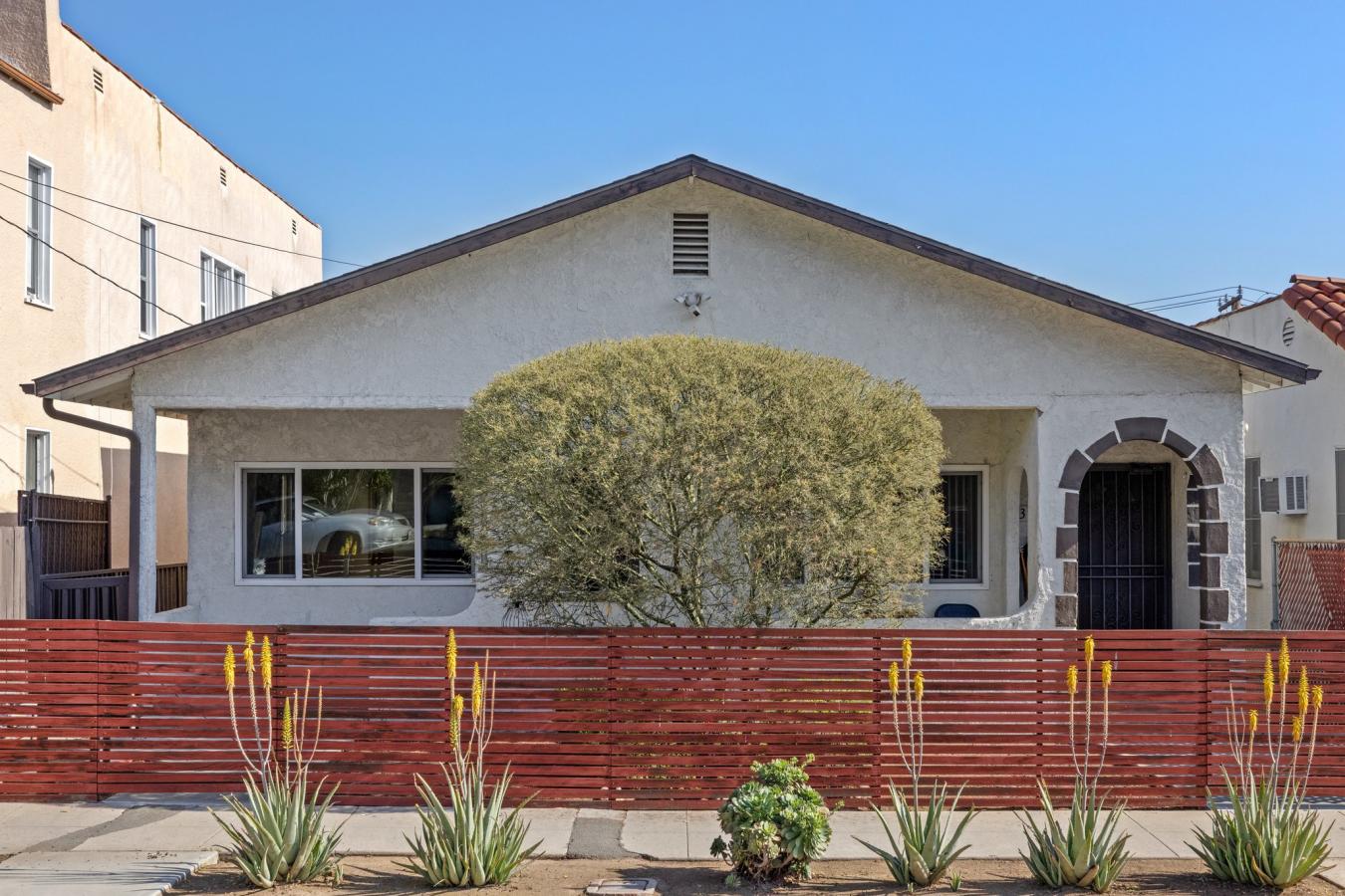 Los Angeles, California, 90063, United States, 6 Bedrooms Bedrooms, ,2 BathroomsBathrooms,Residential,For Sale,1797231