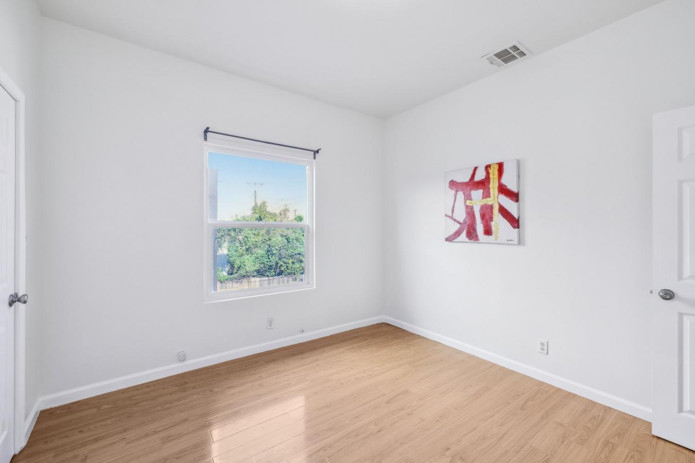 Los Angeles, California, 90063, United States, 6 Bedrooms Bedrooms, ,2 BathroomsBathrooms,Residential,For Sale,1797231