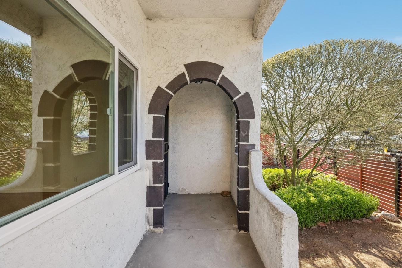 Los Angeles, California, 90063, United States, 6 Bedrooms Bedrooms, ,2 BathroomsBathrooms,Residential,For Sale,1797231