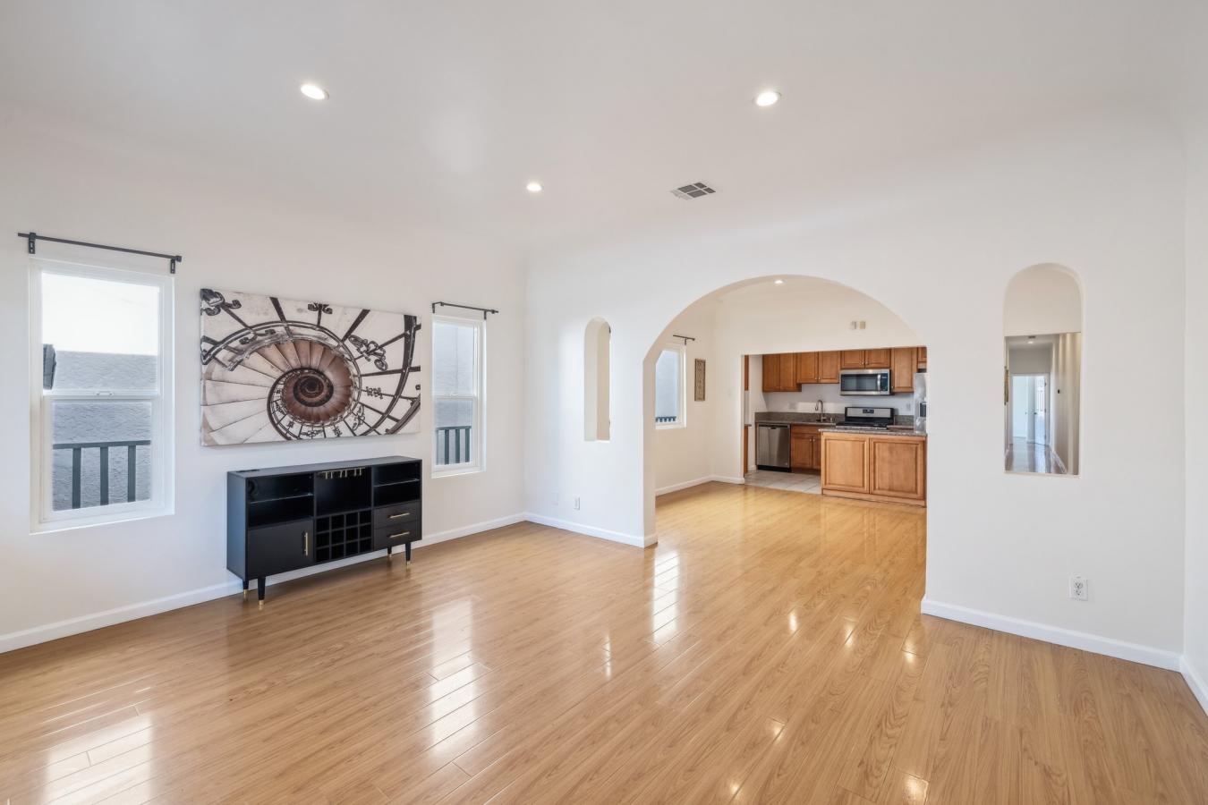 Los Angeles, California, 90063, United States, 6 Bedrooms Bedrooms, ,2 BathroomsBathrooms,Residential,For Sale,1797231