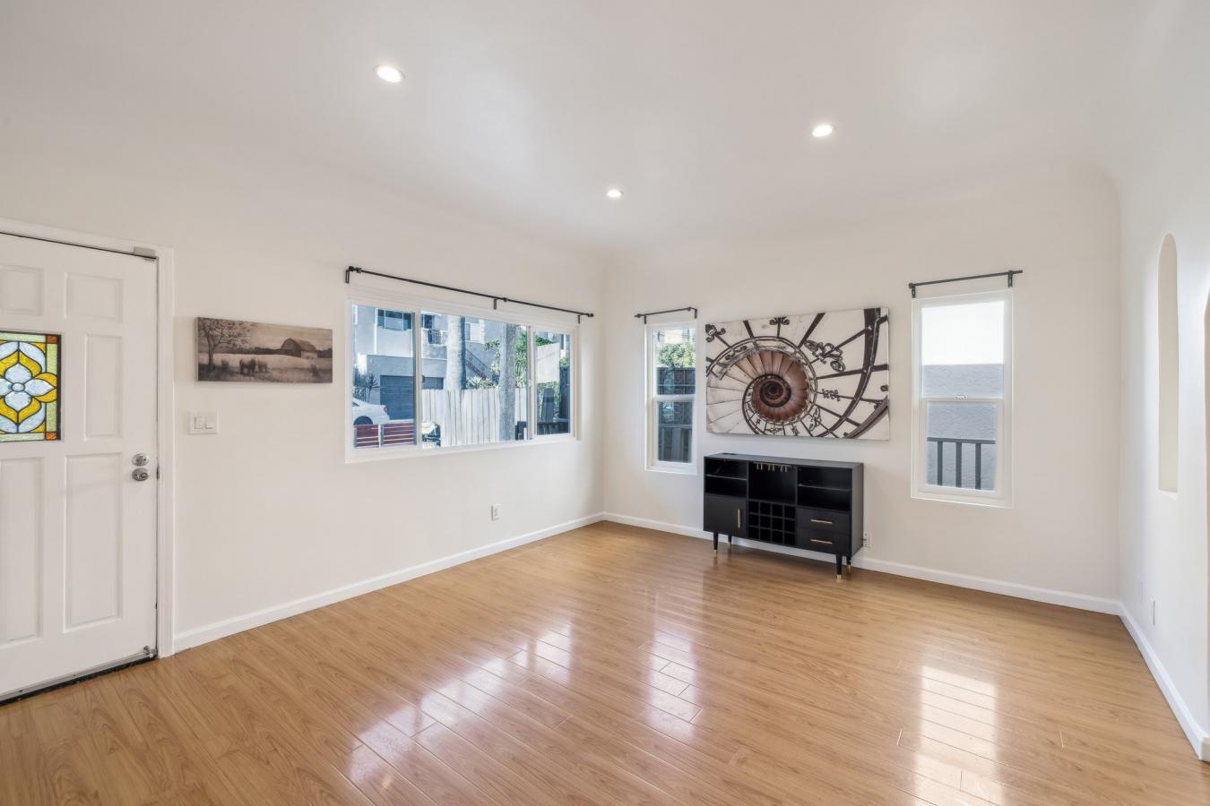 Los Angeles, California, 90063, United States, 6 Bedrooms Bedrooms, ,2 BathroomsBathrooms,Residential,For Sale,1797231