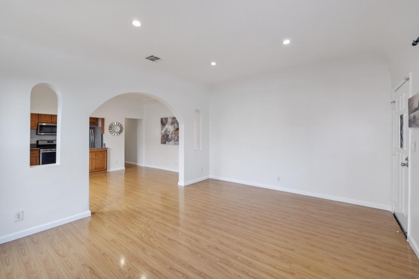 Los Angeles, California, 90063, United States, 6 Bedrooms Bedrooms, ,2 BathroomsBathrooms,Residential,For Sale,1797231