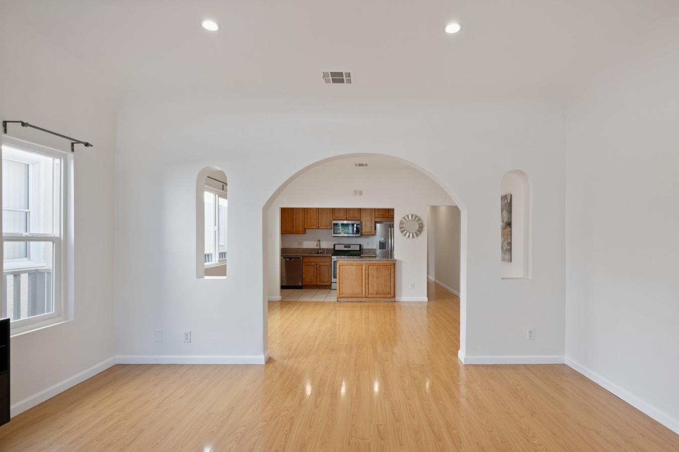 Los Angeles, California, 90063, United States, 6 Bedrooms Bedrooms, ,2 BathroomsBathrooms,Residential,For Sale,1797231