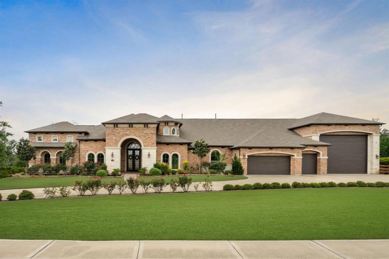Fulshear, Texas, 77406, United States, 4 Bedrooms Bedrooms, ,4 BathroomsBathrooms,Residential,For Sale,1797229