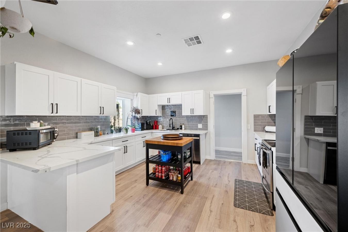 Henderson, Nevada, 89015, United States, 4 Bedrooms Bedrooms, ,1 BathroomBathrooms,Residential,For Sale,1797199