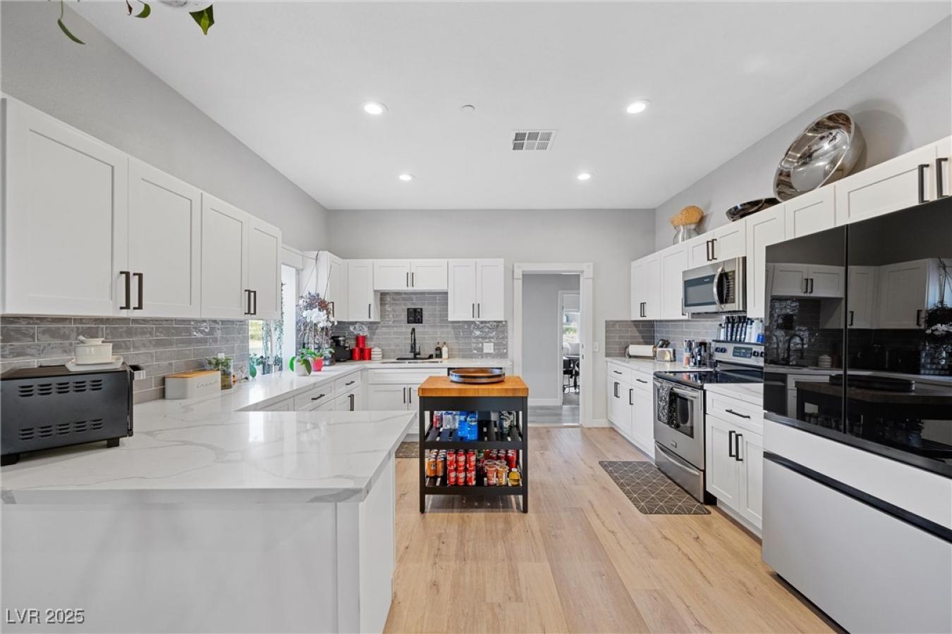 Henderson, Nevada, 89015, United States, 4 Bedrooms Bedrooms, ,1 BathroomBathrooms,Residential,For Sale,1797199