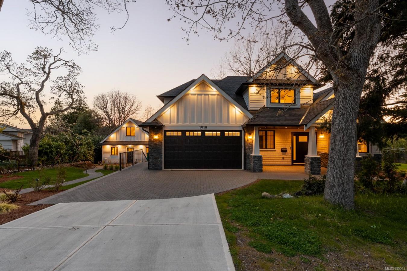Victoria, BC, V8S 1H2, Canada, 7 Bedrooms Bedrooms, ,6 BathroomsBathrooms,Residential,For Sale,1801005