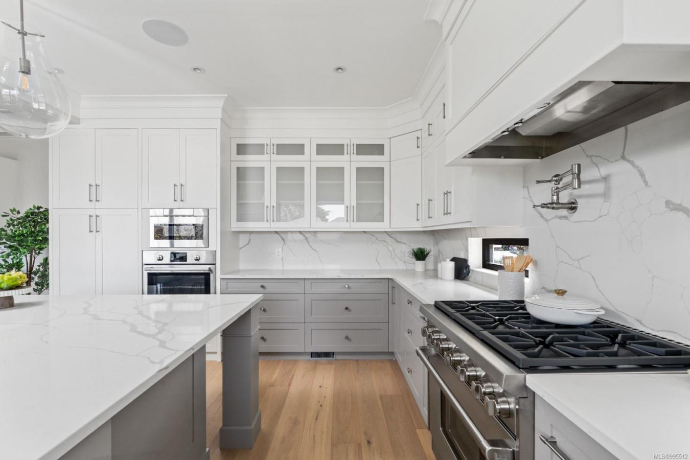 Victoria, BC, V8S 1H2, Canada, 7 Bedrooms Bedrooms, ,6 BathroomsBathrooms,Residential,For Sale,1801005