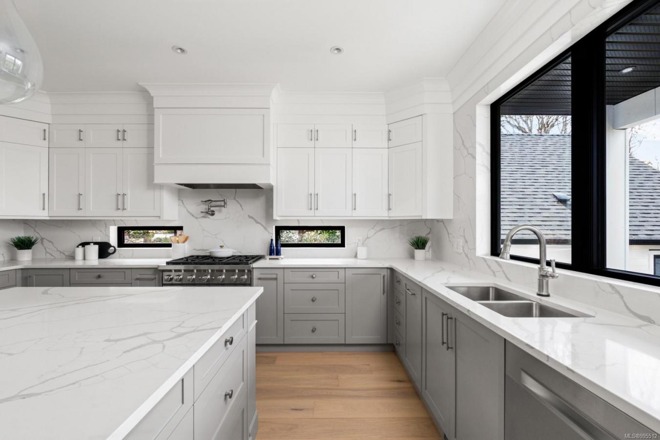 Victoria, BC, V8S 1H2, Canada, 7 Bedrooms Bedrooms, ,6 BathroomsBathrooms,Residential,For Sale,1801005