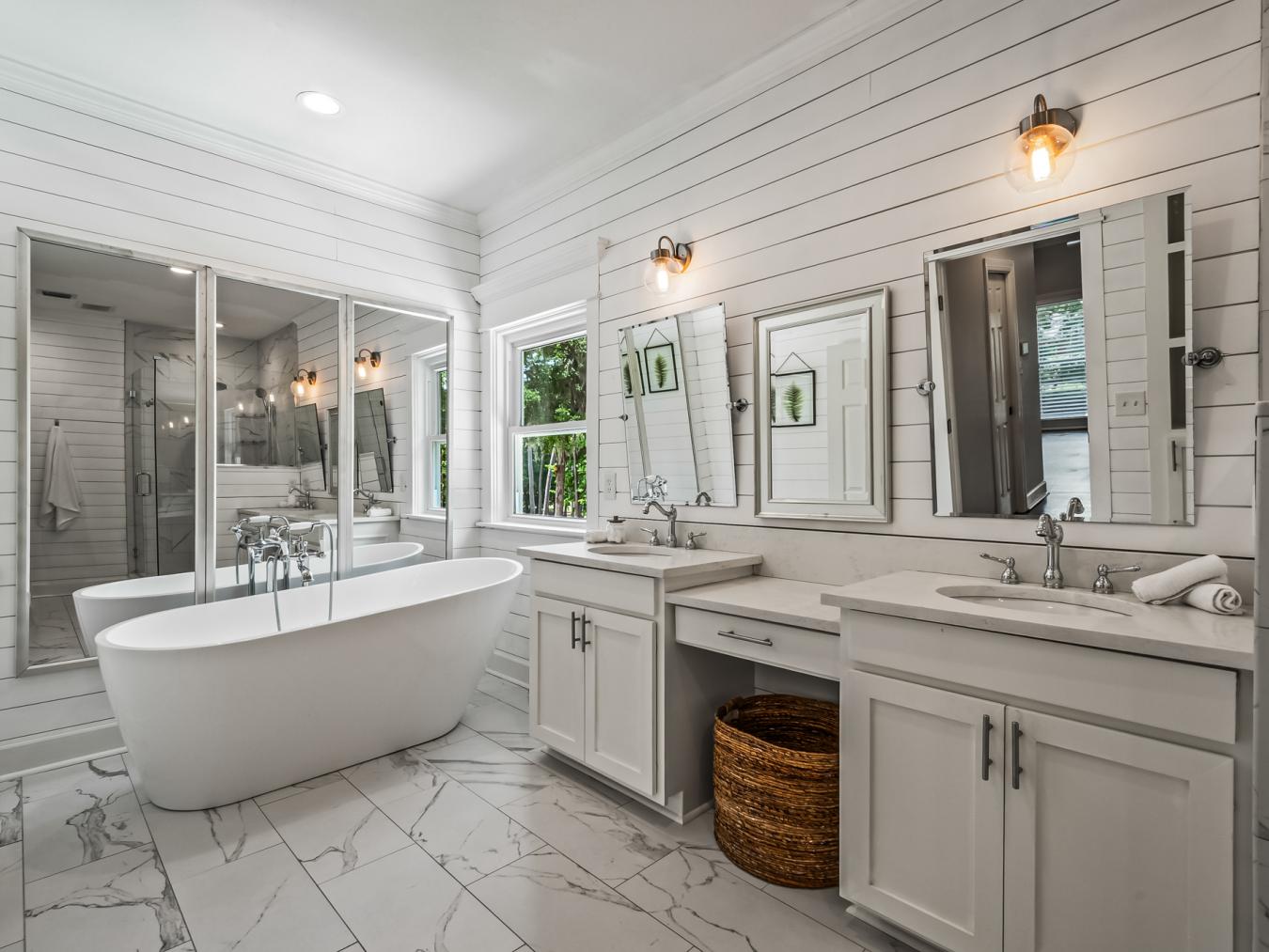 Tallahassee, Florida, 32312, United States, 5 Bedrooms Bedrooms, ,4 BathroomsBathrooms,Residential,For Sale,1801003