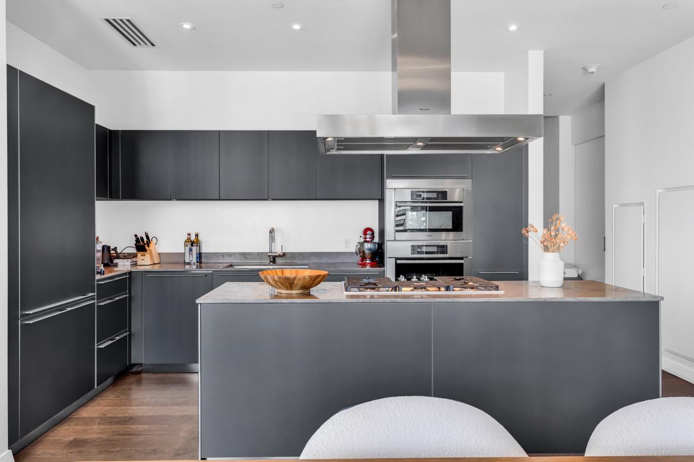 Austin, Texas, 78701, United States, 2 Bedrooms Bedrooms, ,2 BathroomsBathrooms,Residential,For Sale,1800996