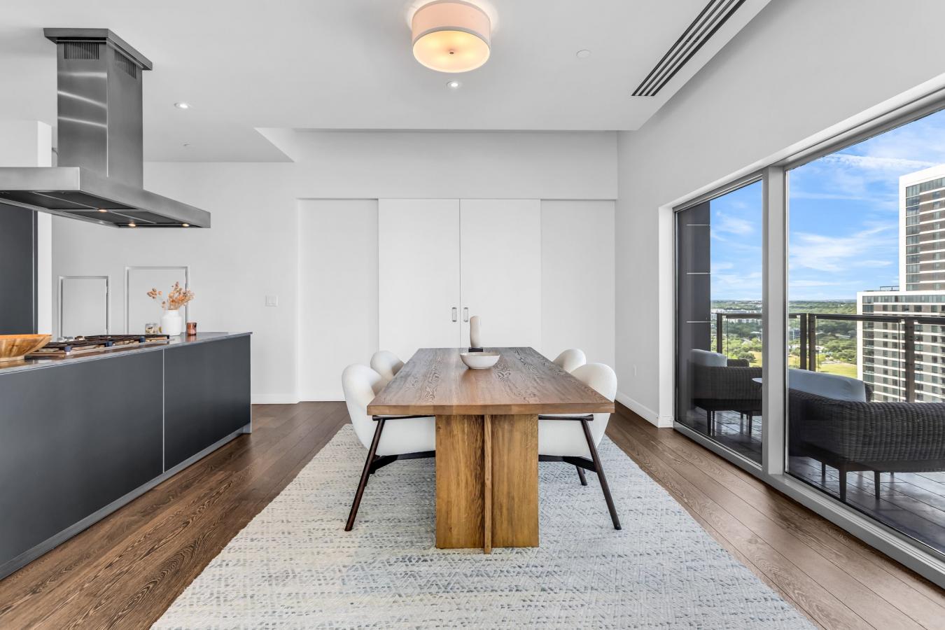 Austin, Texas, 78701, United States, 2 Bedrooms Bedrooms, ,2 BathroomsBathrooms,Residential,For Sale,1800996