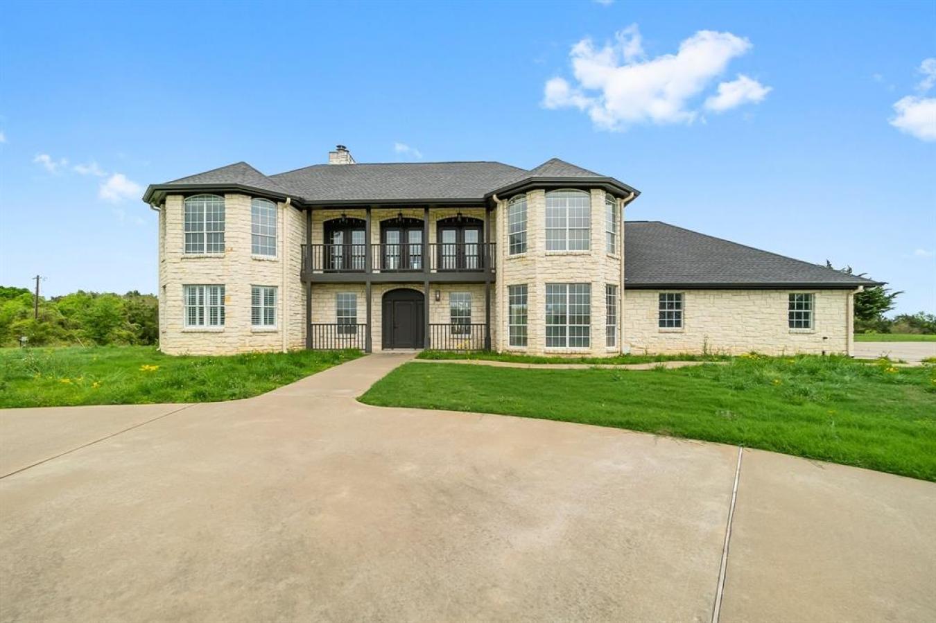 Brenham, Texas, 77833, United States, 4 Bedrooms Bedrooms, ,3 BathroomsBathrooms,Residential,For Sale,1800990