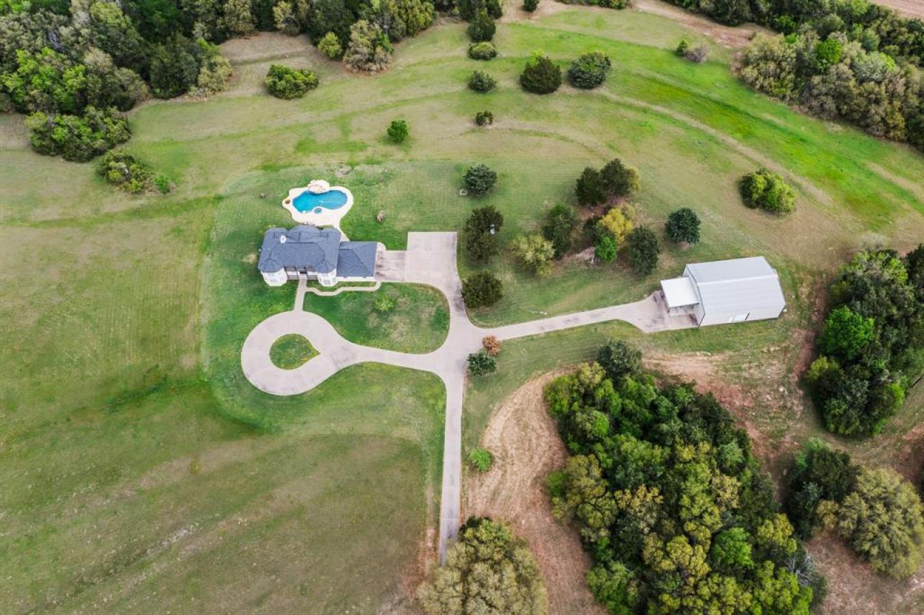 Brenham, Texas, 77833, United States, 4 Bedrooms Bedrooms, ,3 BathroomsBathrooms,Residential,For Sale,1800990