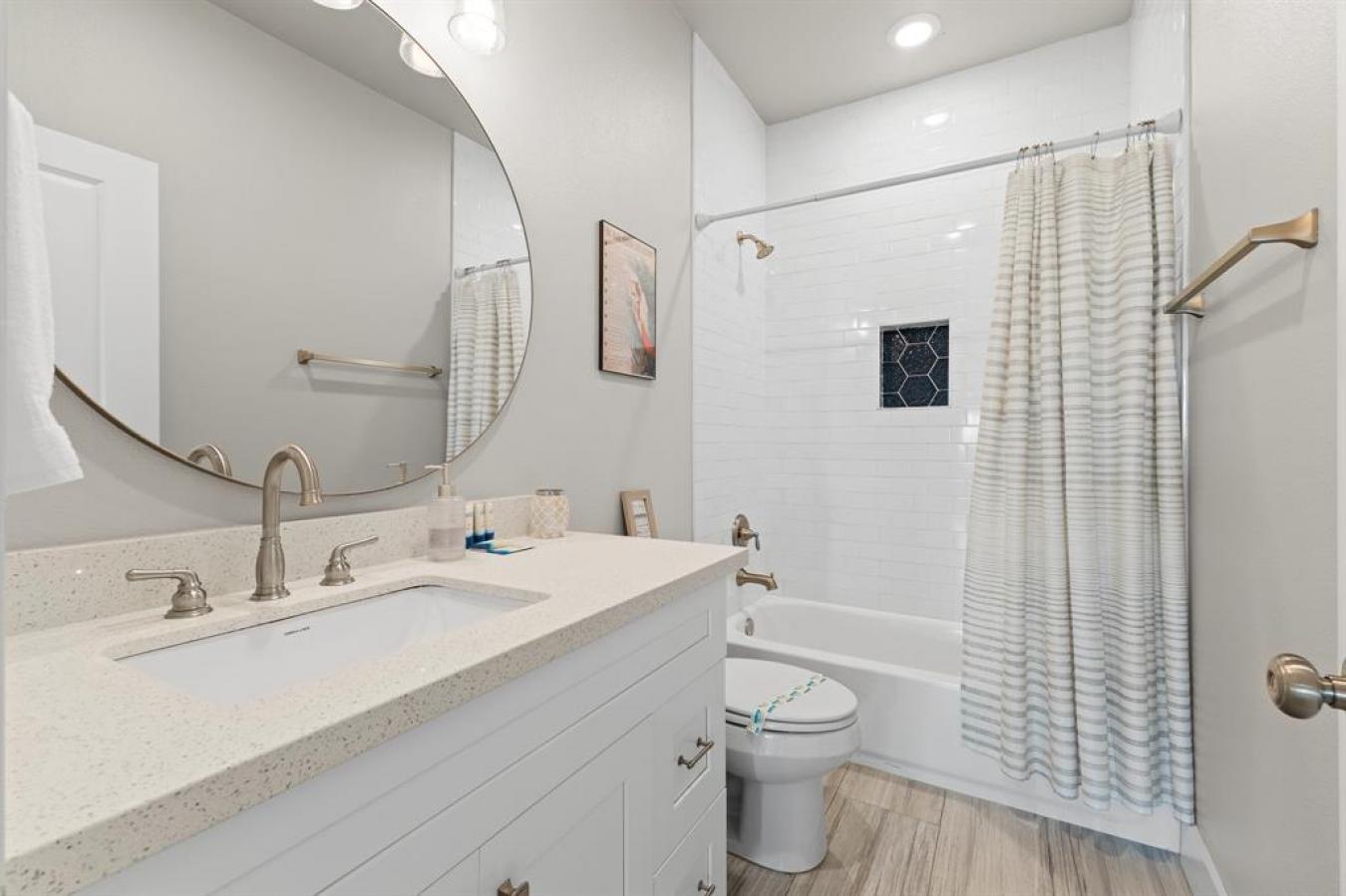 Galveston, Texas, 77554, United States, 3 Bedrooms Bedrooms, ,2 BathroomsBathrooms,Residential,For Sale,1800986