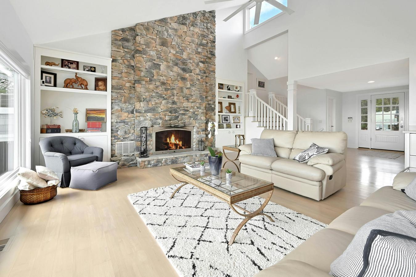 Center Moriches, New York, 11934, United States, 5 Bedrooms Bedrooms, ,4 BathroomsBathrooms,Residential,For Sale,1797194