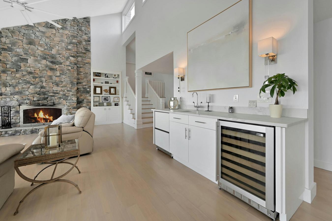 Center Moriches, New York, 11934, United States, 5 Bedrooms Bedrooms, ,4 BathroomsBathrooms,Residential,For Sale,1797194