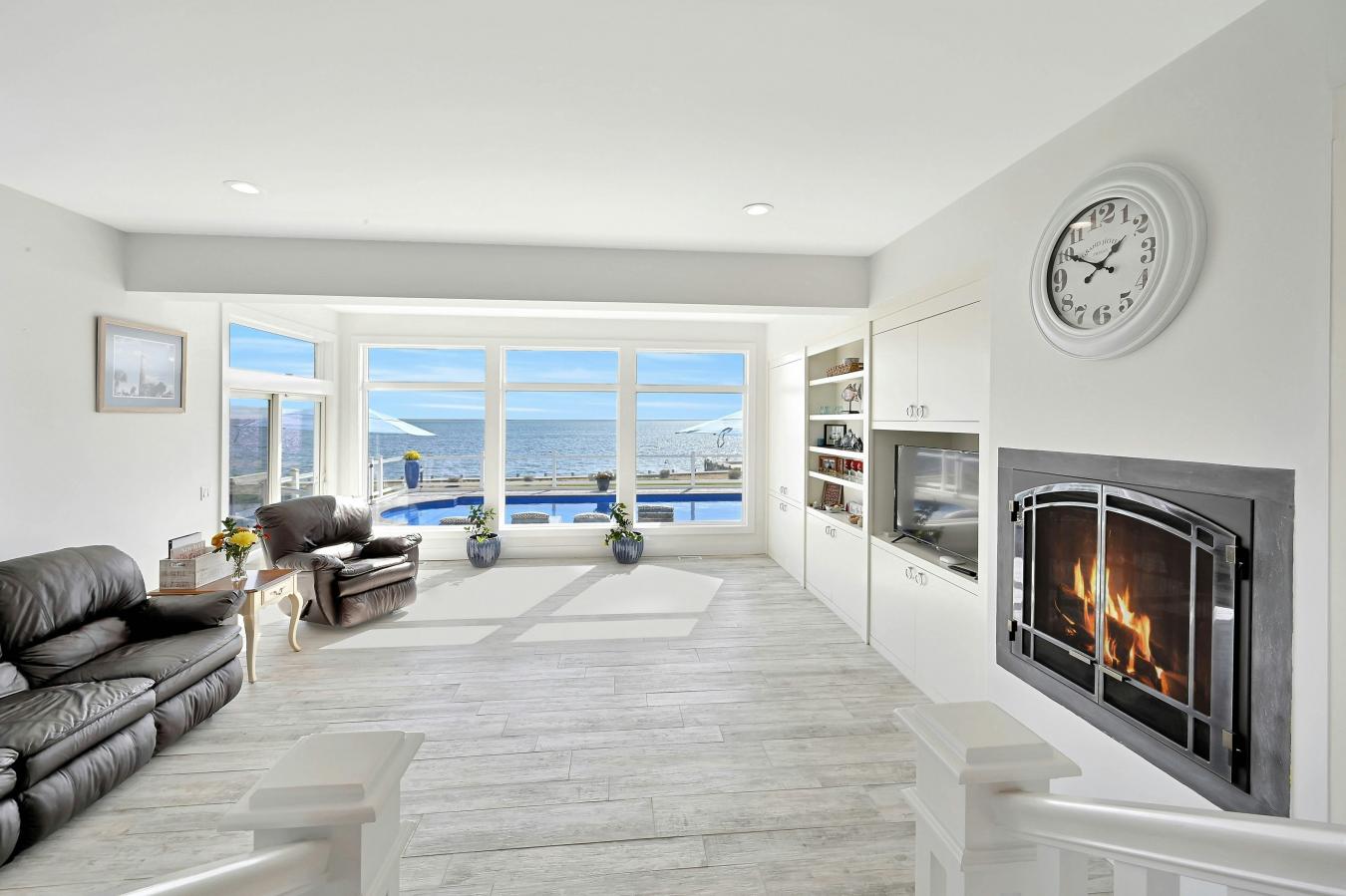 Center Moriches, New York, 11934, United States, 5 Bedrooms Bedrooms, ,4 BathroomsBathrooms,Residential,For Sale,1797194