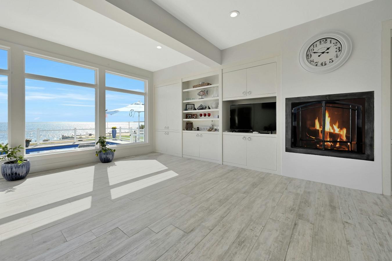 Center Moriches, New York, 11934, United States, 5 Bedrooms Bedrooms, ,4 BathroomsBathrooms,Residential,For Sale,1797194