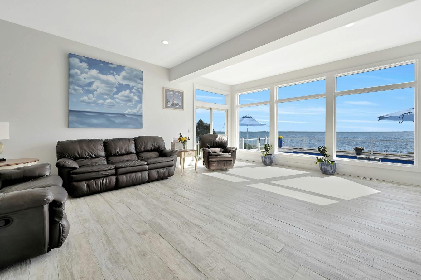 Center Moriches, New York, 11934, United States, 5 Bedrooms Bedrooms, ,4 BathroomsBathrooms,Residential,For Sale,1797194