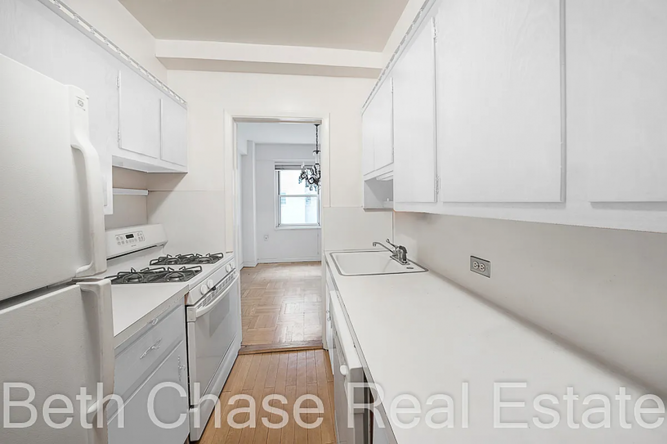 New York, New York, 10003, United States, 1 Bedroom Bedrooms, ,1 BathroomBathrooms,Residential,For Sale,1797191