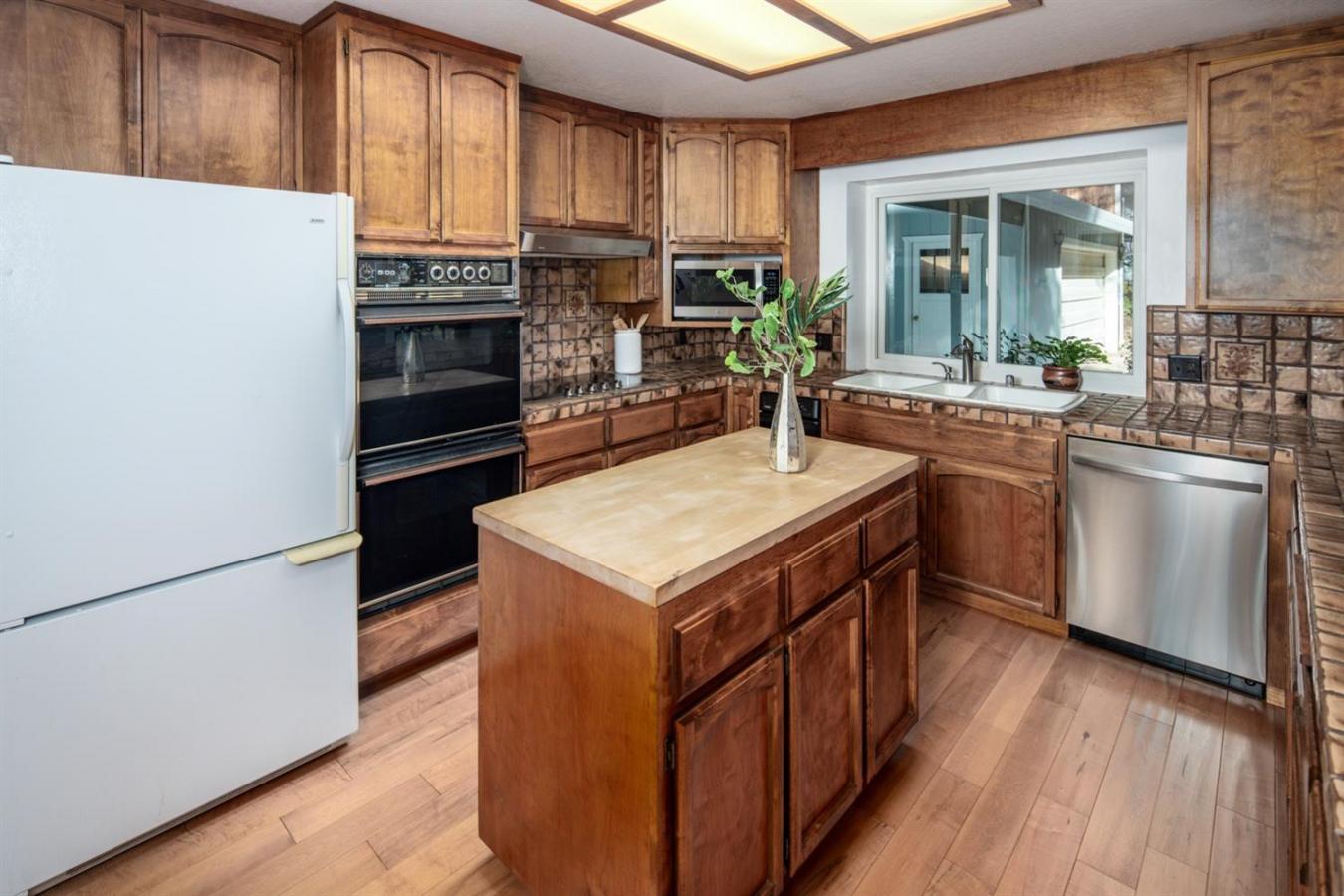 Camino, California, 95709, United States, 5 Bedrooms Bedrooms, ,4 BathroomsBathrooms,Residential,For Sale,1800978