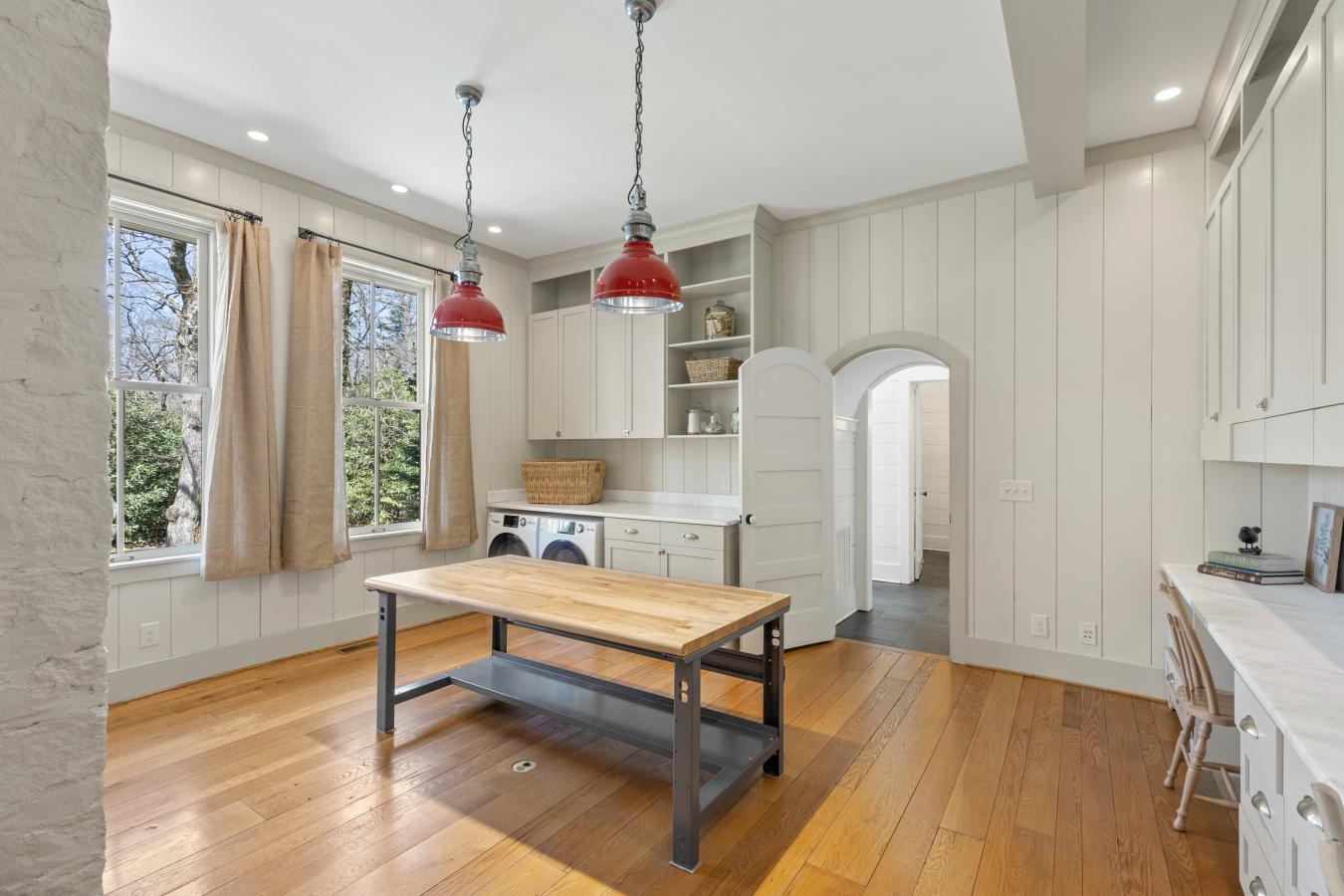 Highlands, North Carolina, 28741, United States, 6 Bedrooms Bedrooms, ,7 BathroomsBathrooms,Residential,For Sale,1797187