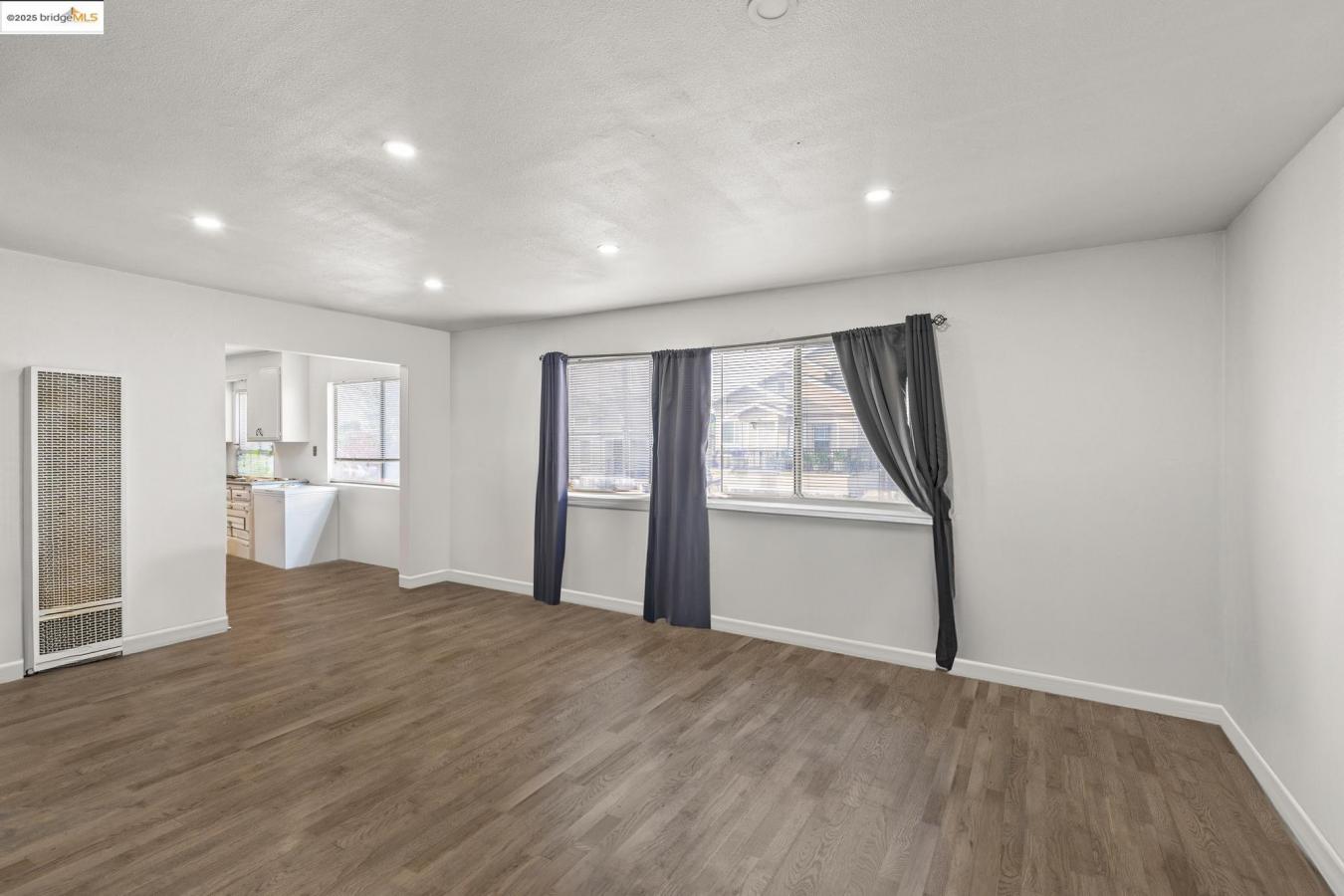 Oakland, California, 94601, United States, ,Residential,For Sale,1800968