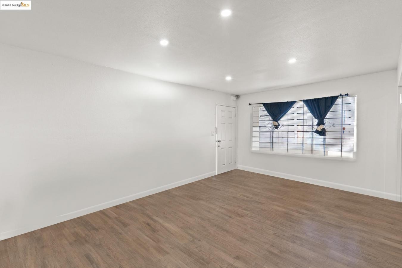 Oakland, California, 94601, United States, ,Residential,For Sale,1800968