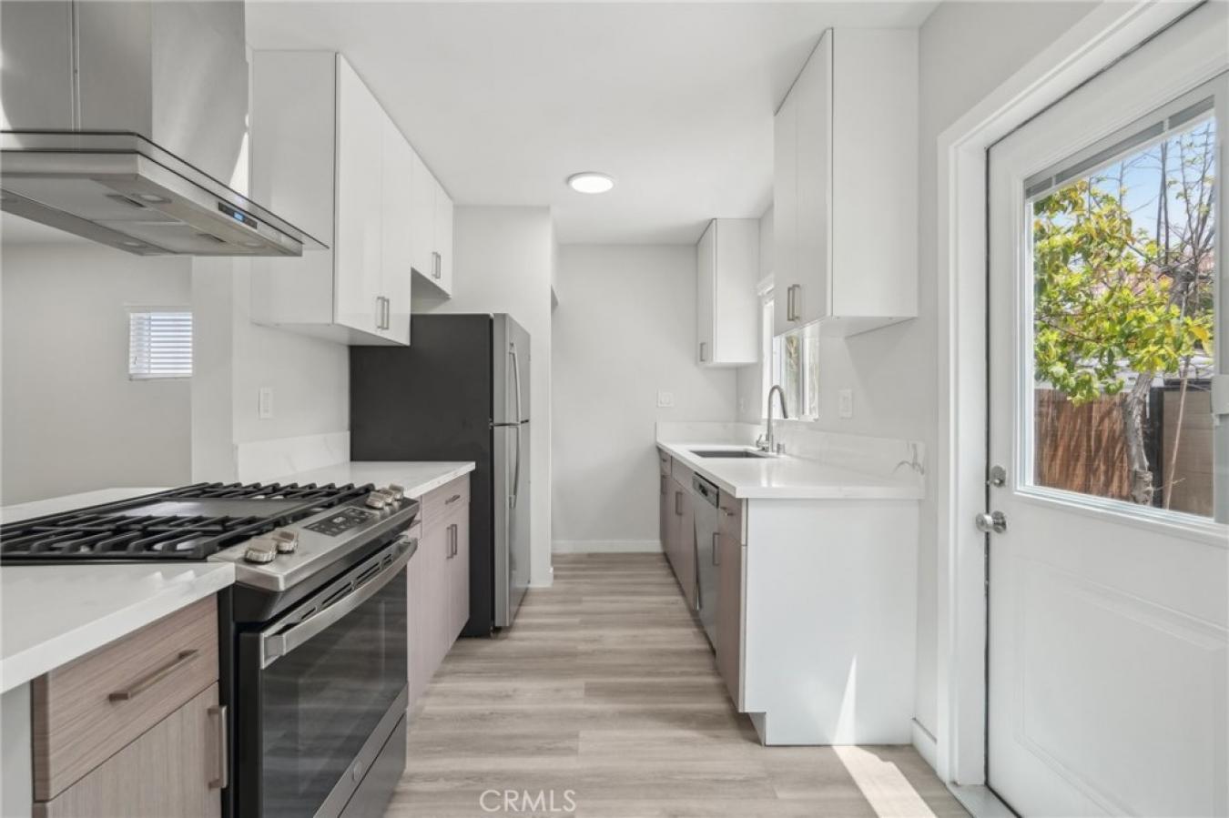 Los Angeles, California, 90066, United States, ,Residential,For Sale,1800965