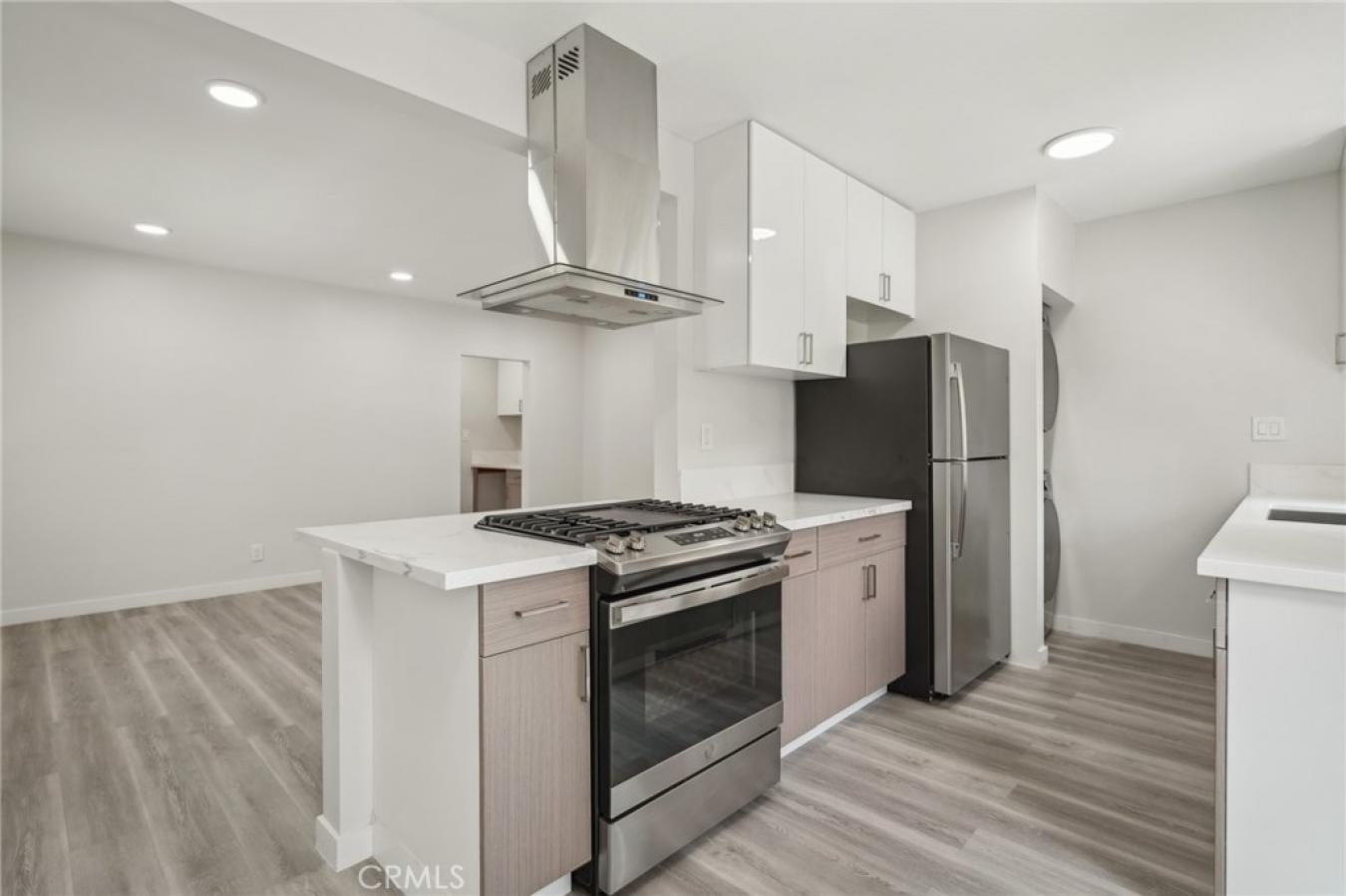 Los Angeles, California, 90066, United States, ,Residential,For Sale,1800965