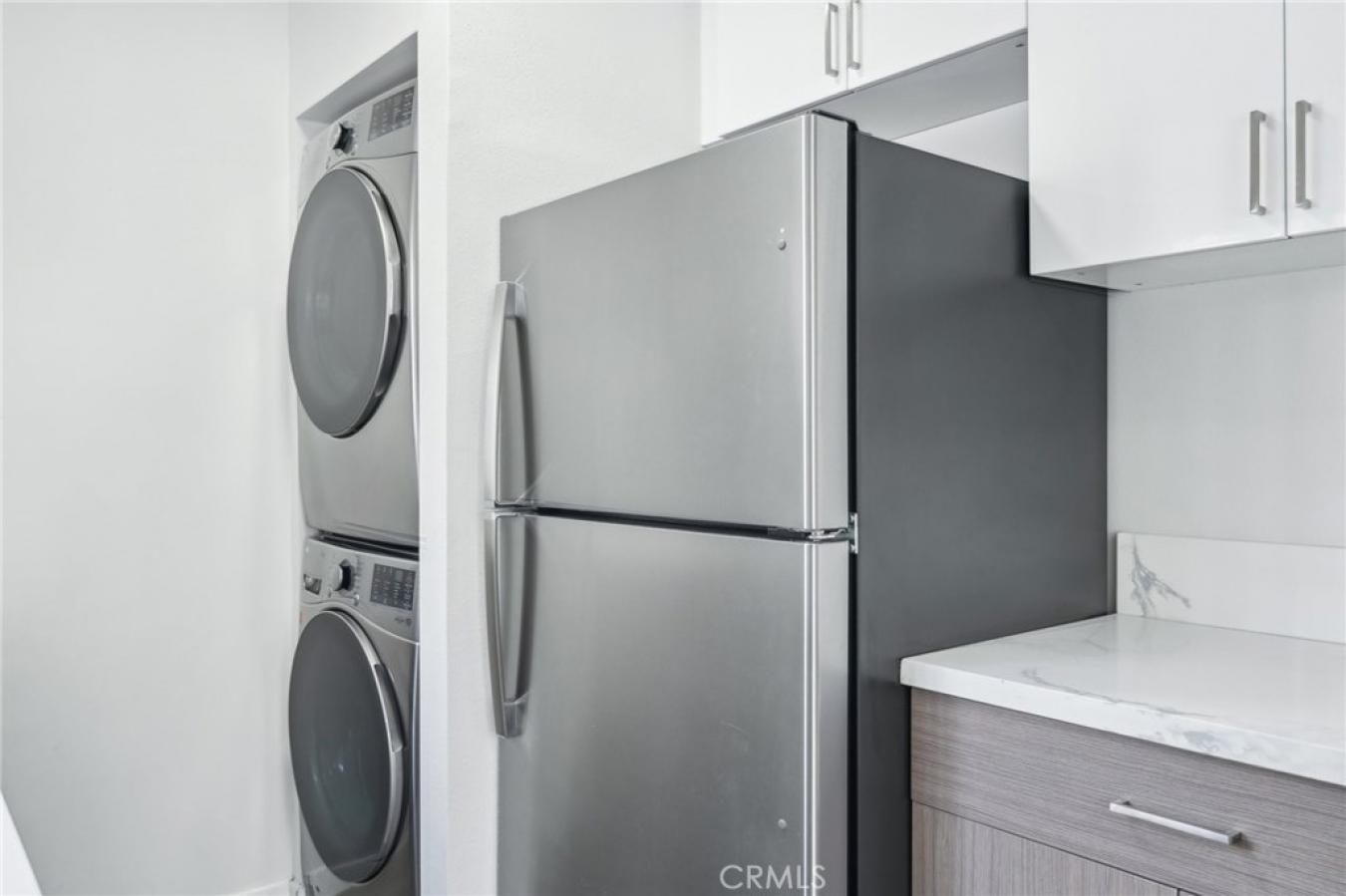 Los Angeles, California, 90066, United States, ,Residential,For Sale,1800965