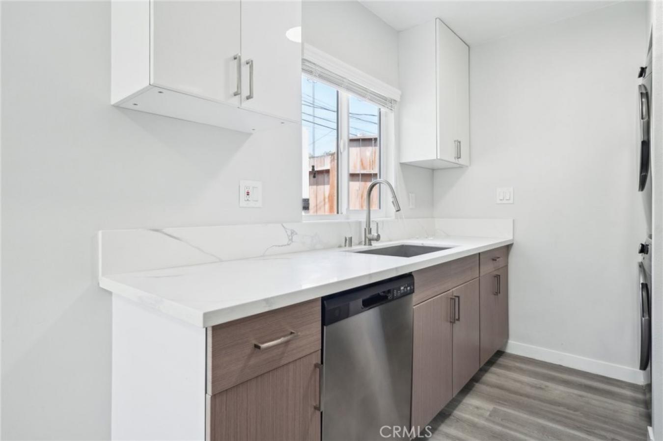 Los Angeles, California, 90066, United States, ,Residential,For Sale,1800965