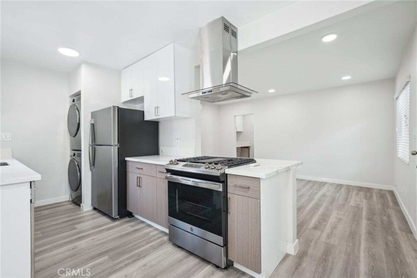 Los Angeles, California, 90066, United States, ,Residential,For Sale,1800965