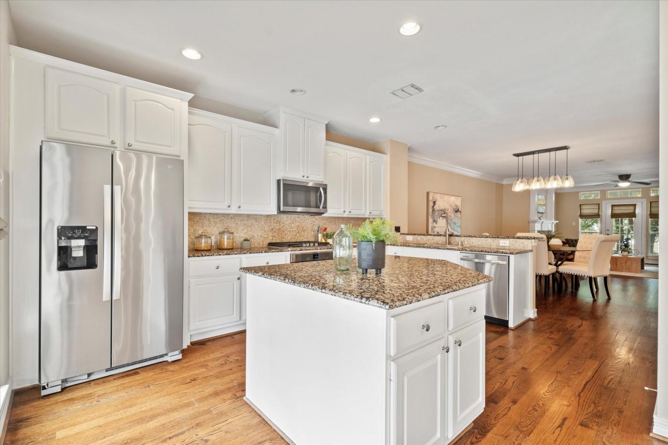 Dallas, Texas, 75219, United States, 3 Bedrooms Bedrooms, ,3 BathroomsBathrooms,Residential,For Sale,1800961