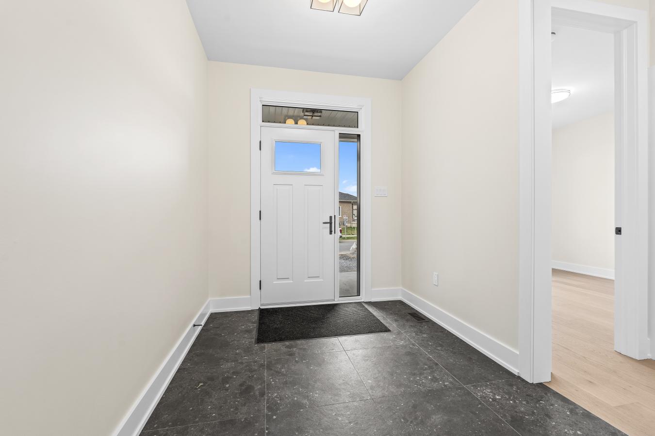 Kingston, ON, K7P 0M7, Canada, 3 Bedrooms Bedrooms, ,2 BathroomsBathrooms,Residential,For Sale,1800959