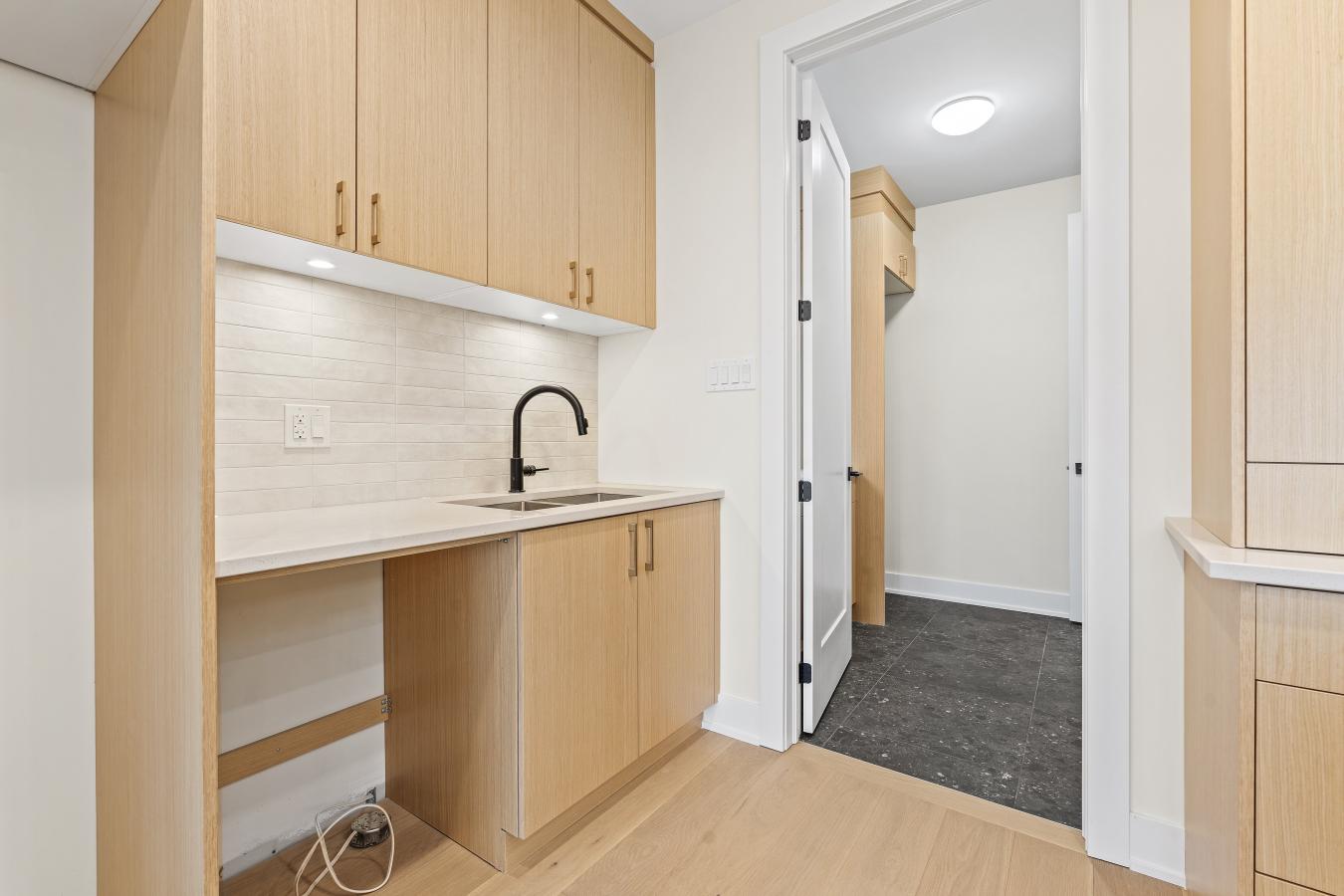 Kingston, ON, K7P 0M7, Canada, 3 Bedrooms Bedrooms, ,2 BathroomsBathrooms,Residential,For Sale,1800959