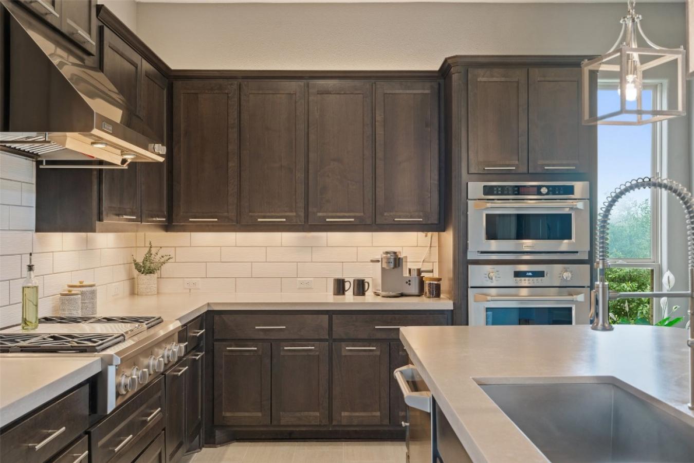 Austin, Texas, 78732, United States, 5 Bedrooms Bedrooms, ,4 BathroomsBathrooms,Residential,For Sale,1800954