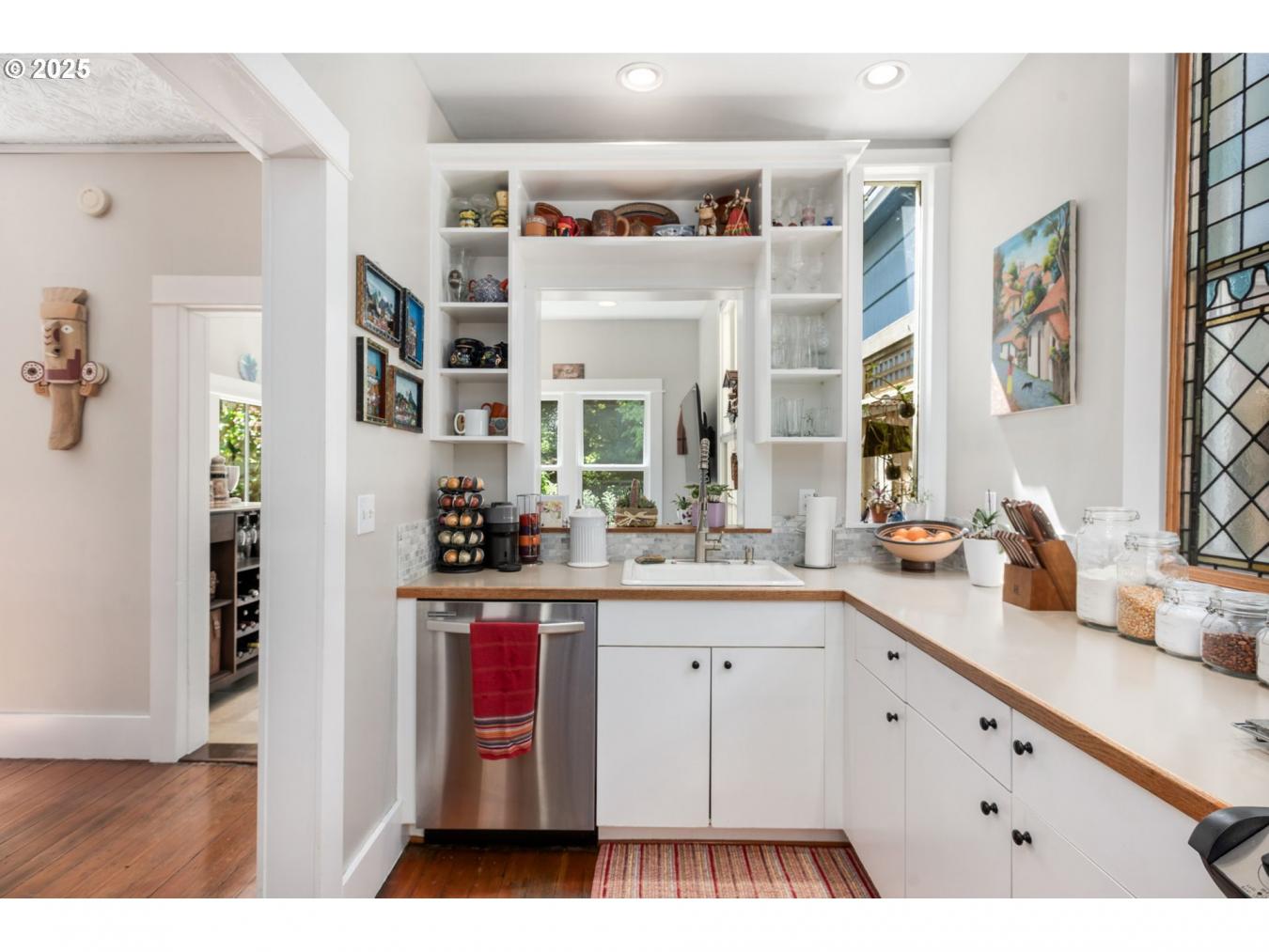 Portland, Oregon, 97201, United States, 2 Bedrooms Bedrooms, ,1 BathroomBathrooms,Residential,For Sale,1808022