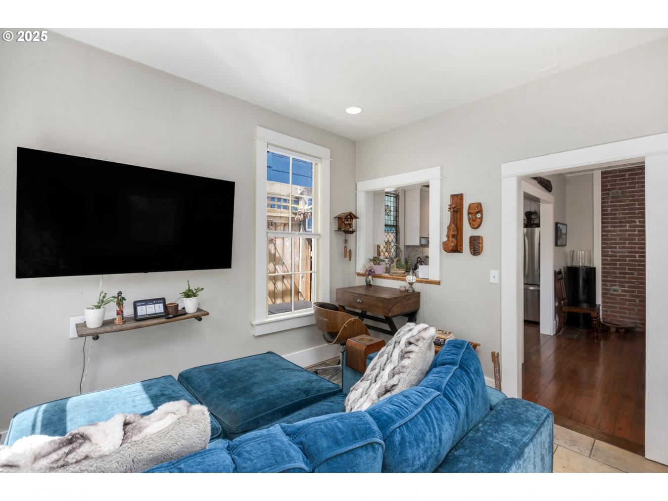 Portland, Oregon, 97201, United States, 2 Bedrooms Bedrooms, ,1 BathroomBathrooms,Residential,For Sale,1808022