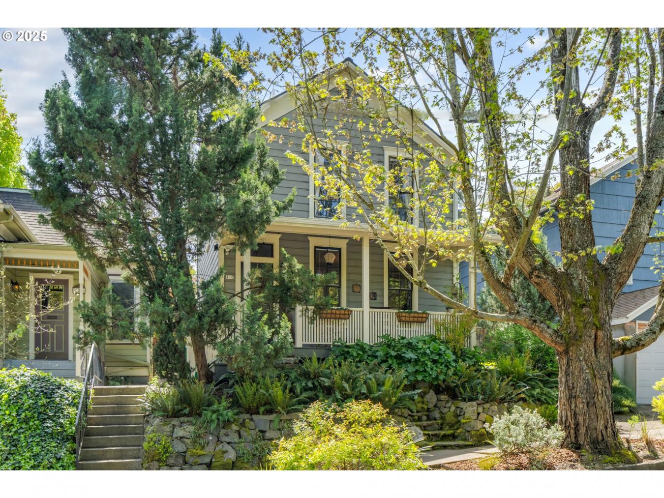 Portland, Oregon, 97201, United States, 2 Bedrooms Bedrooms, ,1 BathroomBathrooms,Residential,For Sale,1808022