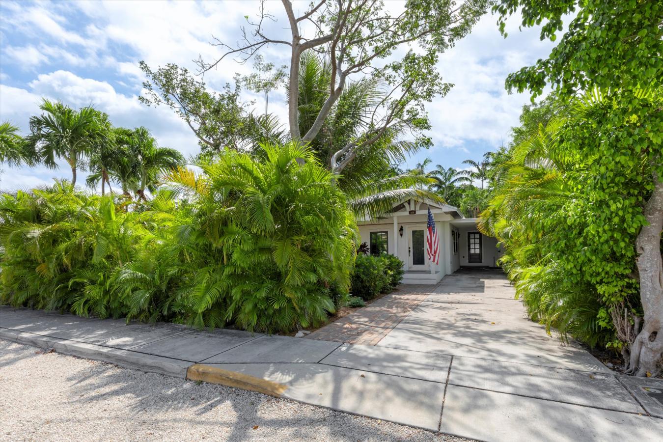 Key West, Florida, 33040, United States, 3 Bedrooms Bedrooms, ,2 BathroomsBathrooms,Residential,For Sale,1797175