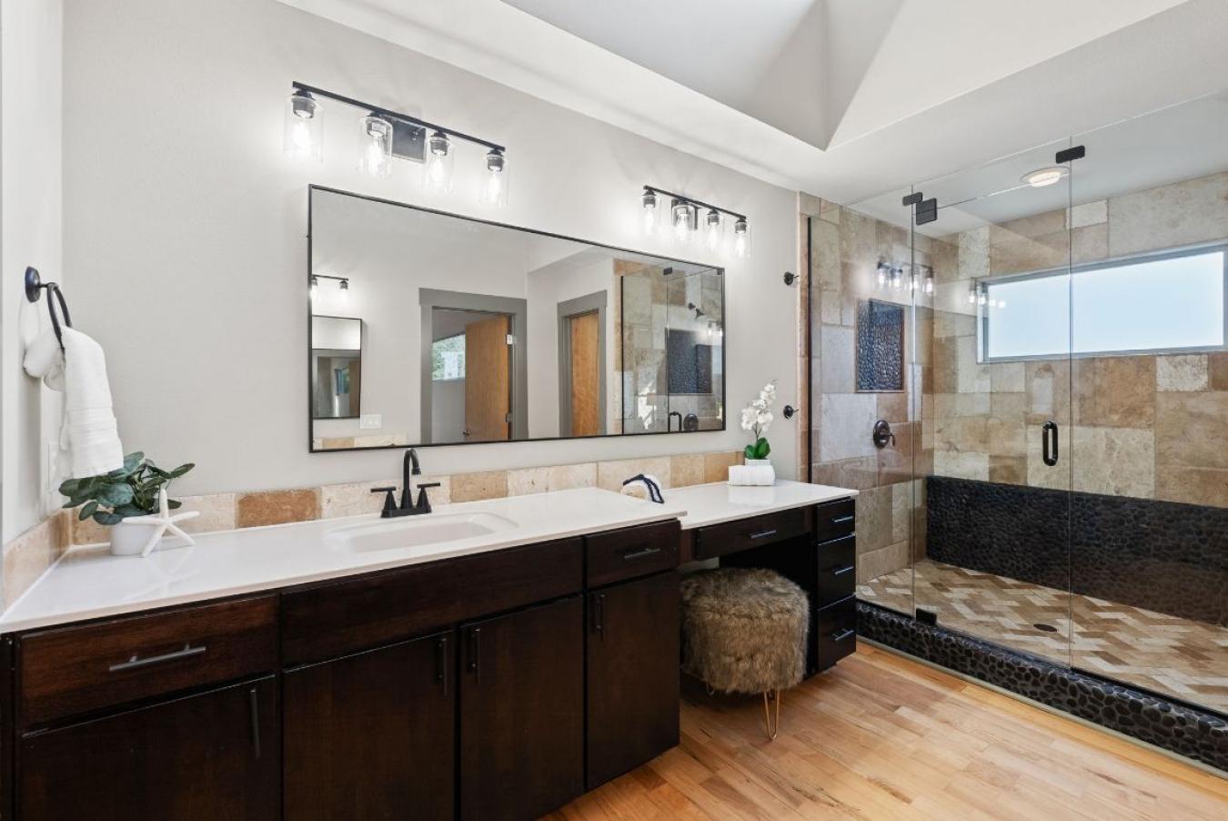 Austin, Texas, 78756, United States, 3 Bedrooms Bedrooms, ,3 BathroomsBathrooms,Residential,For Sale,1808019