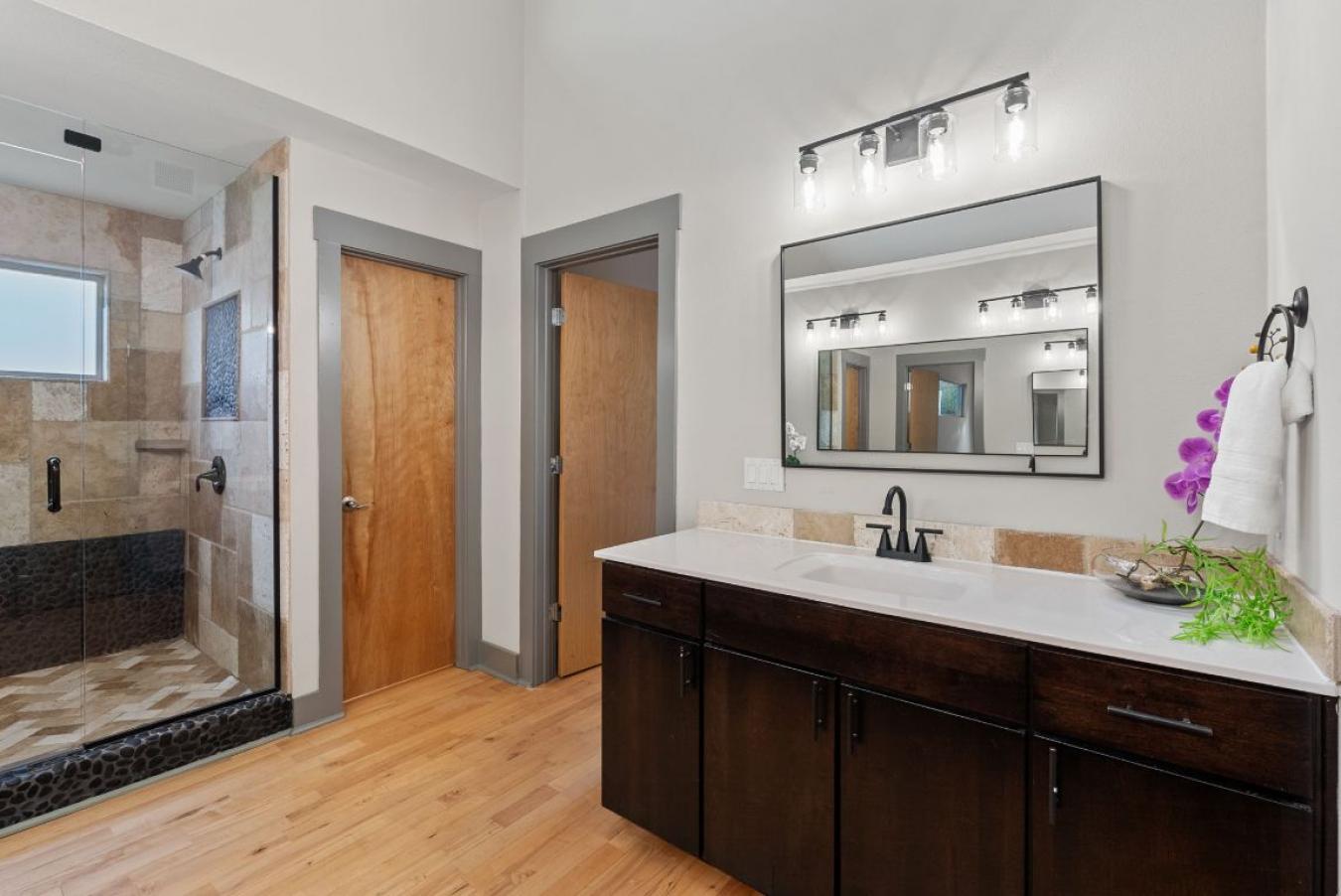 Austin, Texas, 78756, United States, 3 Bedrooms Bedrooms, ,3 BathroomsBathrooms,Residential,For Sale,1808019