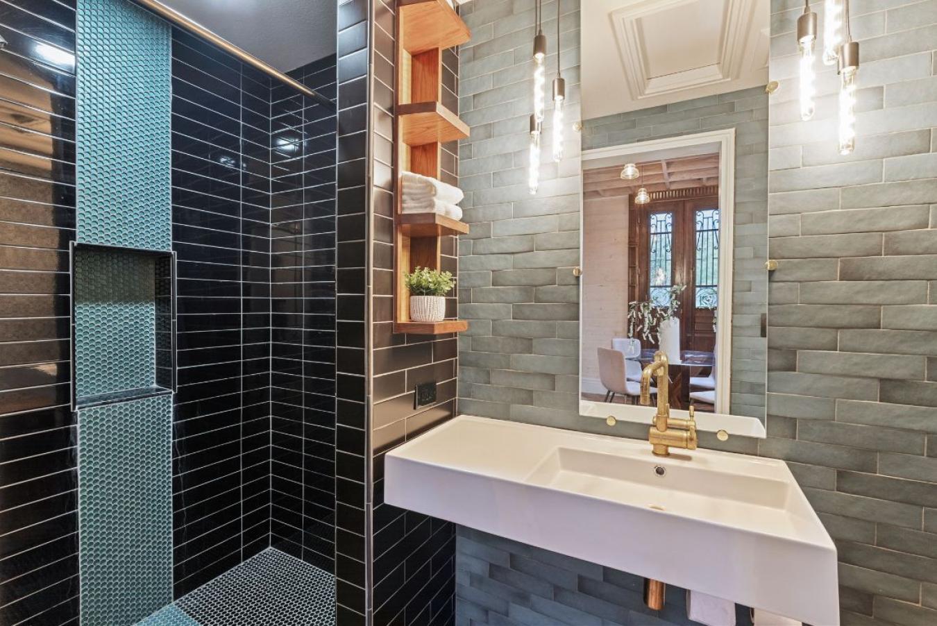 Austin, Texas, 78756, United States, 3 Bedrooms Bedrooms, ,3 BathroomsBathrooms,Residential,For Sale,1808019